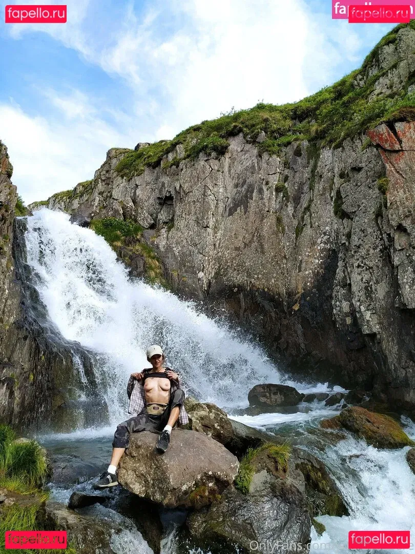 youreyeshere Onlyfans Photo Gallery 