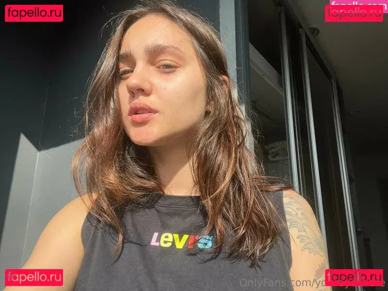 youreyeshere Onlyfans Photo Gallery 