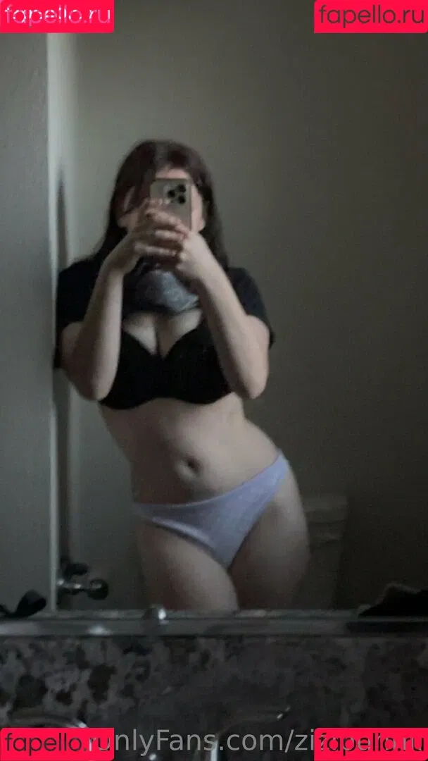 Zich Marie Onlyfans Photo Gallery 