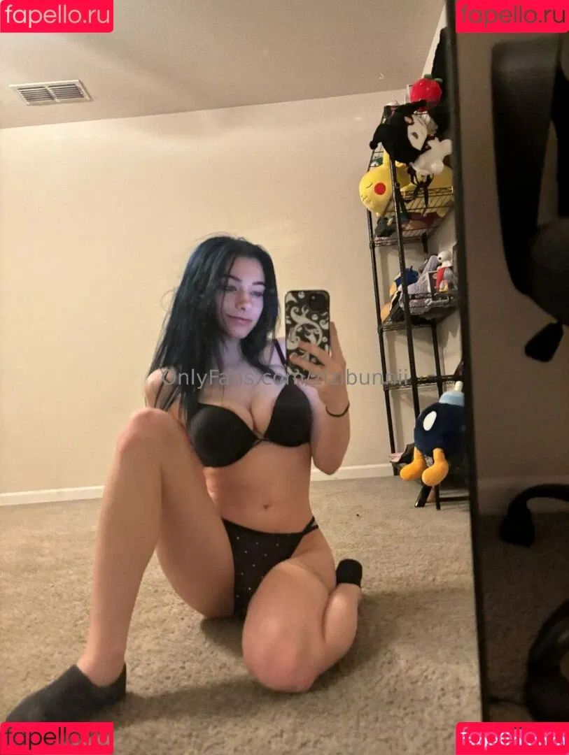 Zich Marie Onlyfans Photo Gallery 
