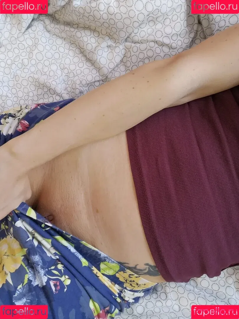 Bettflüsterin Onlyfans Photo Gallery 