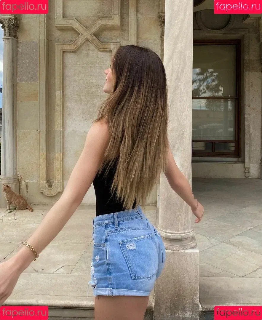 Melike Saygın Onlyfans Photo Gallery 