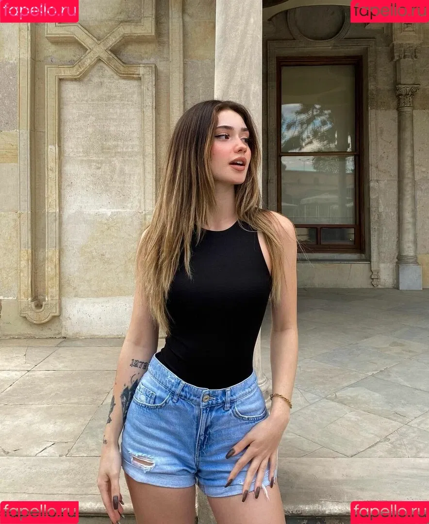 Melike Saygın Onlyfans Photo Gallery 