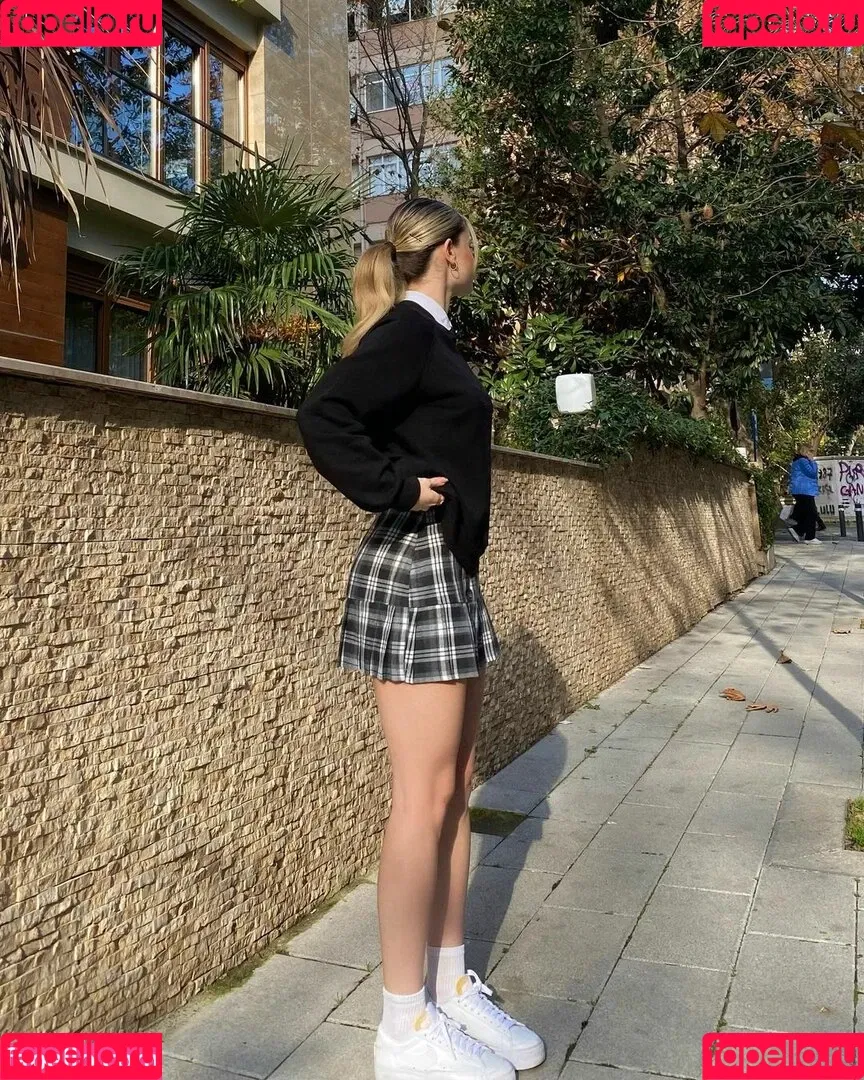 Melike Saygın Onlyfans Photo Gallery 