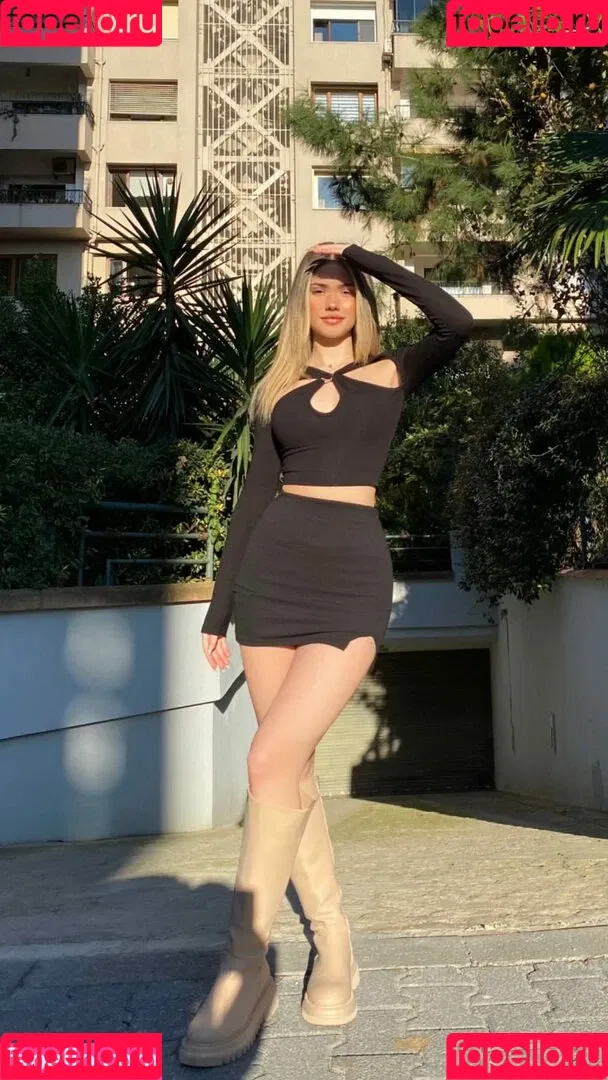 Melike Saygın Onlyfans Photo Gallery 