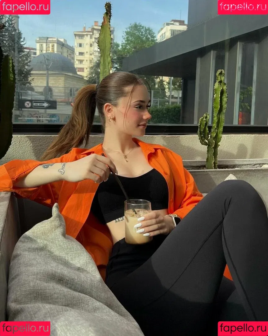 Melike Saygın Onlyfans Photo Gallery 