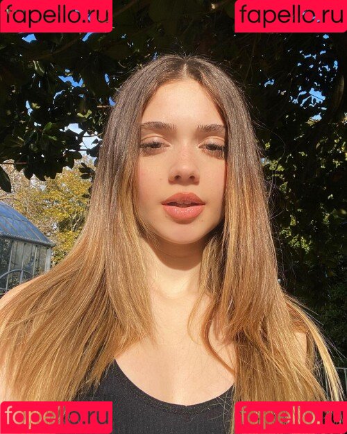 Melike Saygın Onlyfans Photo Gallery 