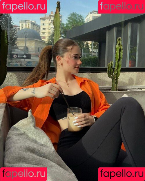 Melike Saygın Onlyfans Photo Gallery 