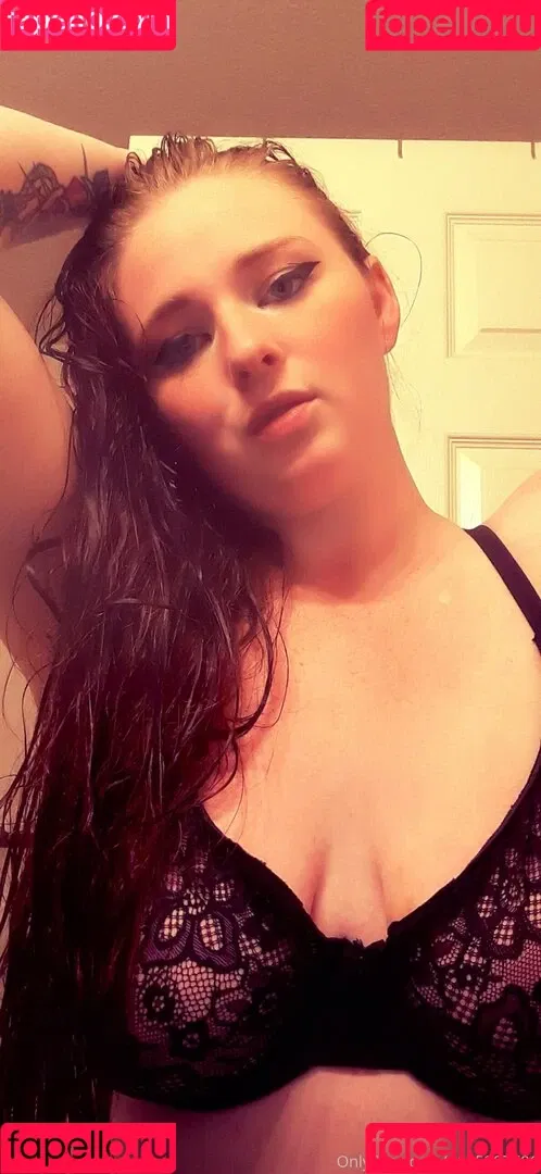 ariel.morningstar21 Onlyfans Photo Gallery 