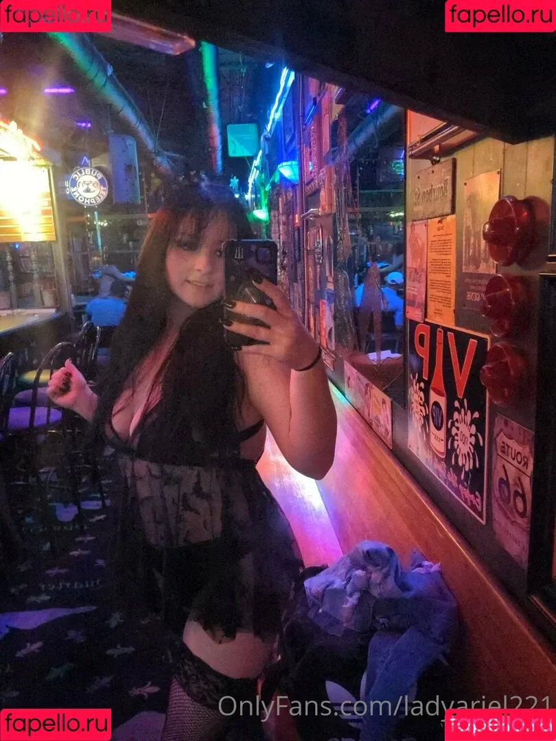 ariel.morningstar21 Onlyfans Photo Gallery 