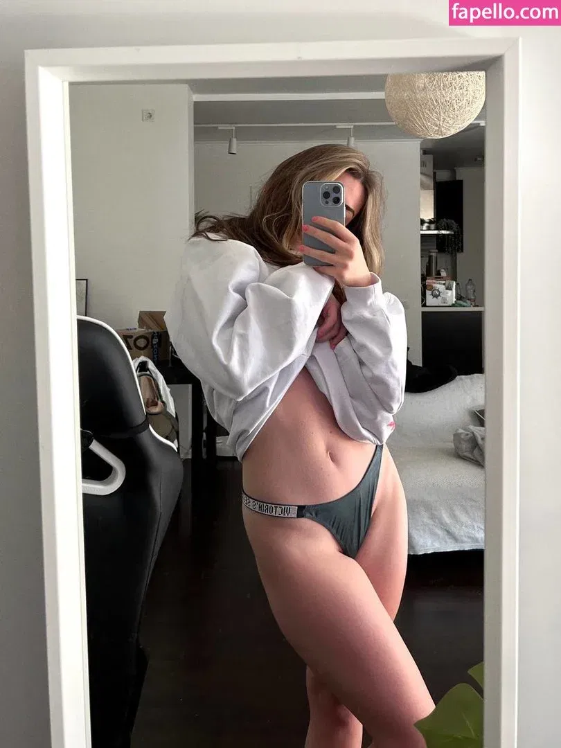 TS Arianna Onlyfans Photo Gallery 