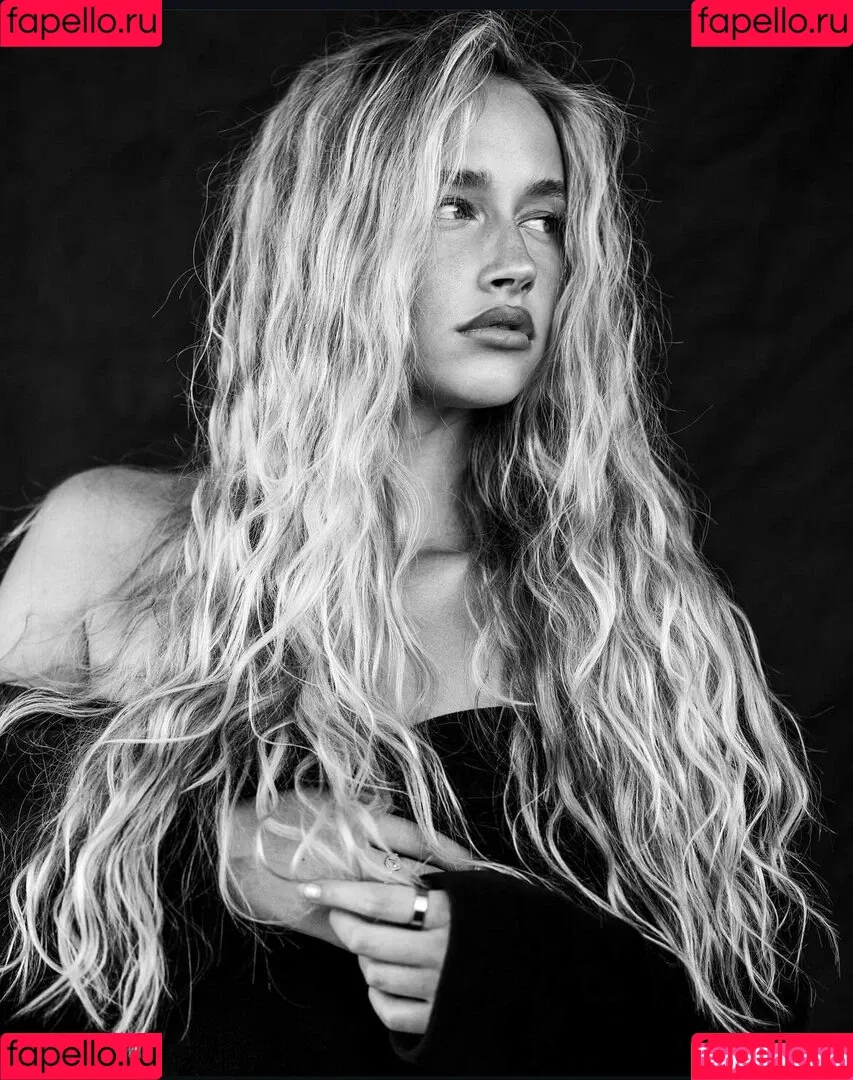 Mia Mastrov Onlyfans Photo Gallery 