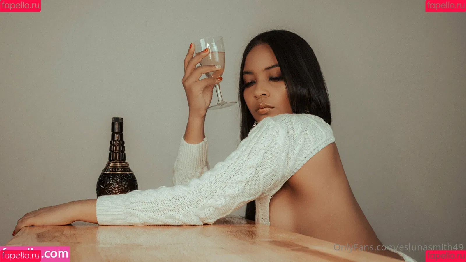 eslunasmith49 Onlyfans Photo Gallery 