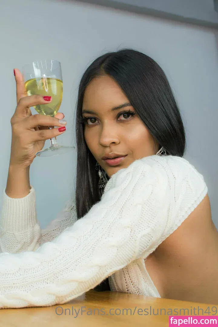 eslunasmith49 Onlyfans Photo Gallery 