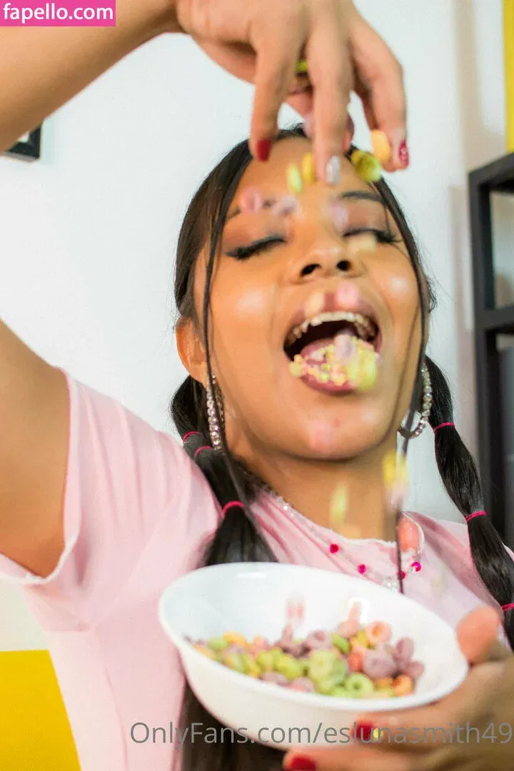 eslunasmith49 Onlyfans Photo Gallery 