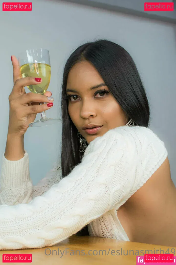 eslunasmith49 Onlyfans Photo Gallery 