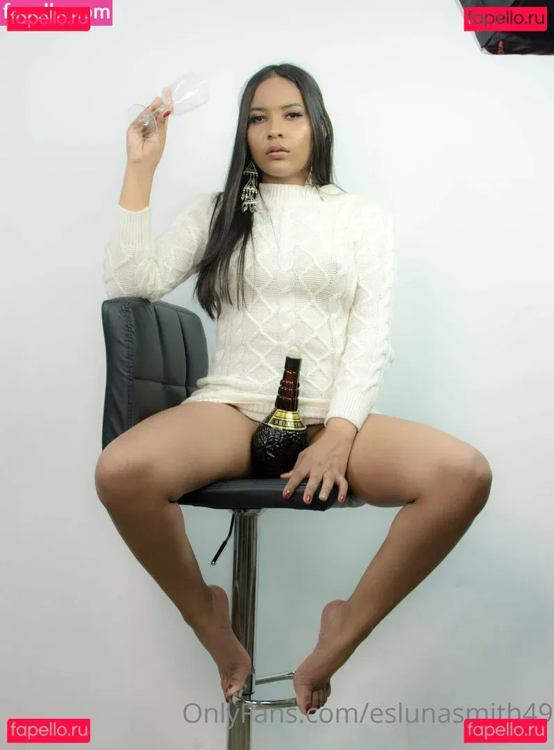 eslunasmith49 Onlyfans Photo Gallery 