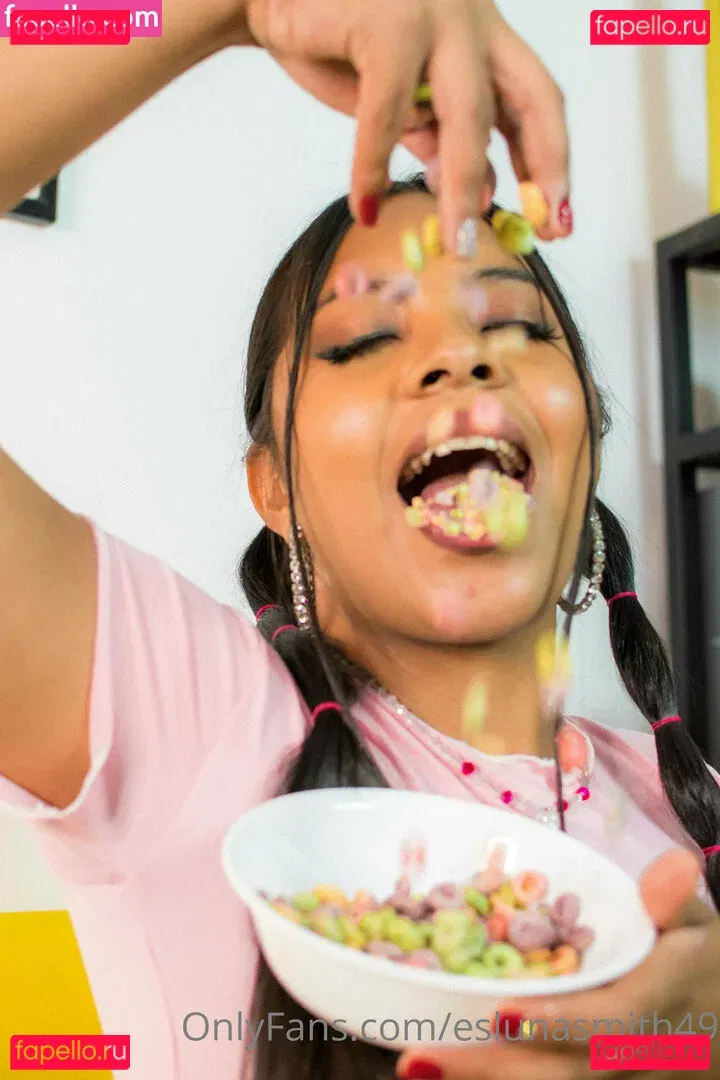 eslunasmith49 Onlyfans Photo Gallery 