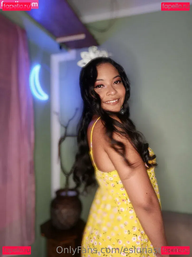 eslunasmith49 Onlyfans Photo Gallery 