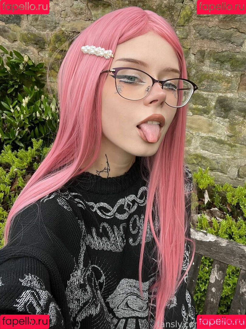 AizaOMG Onlyfans Photo Gallery 