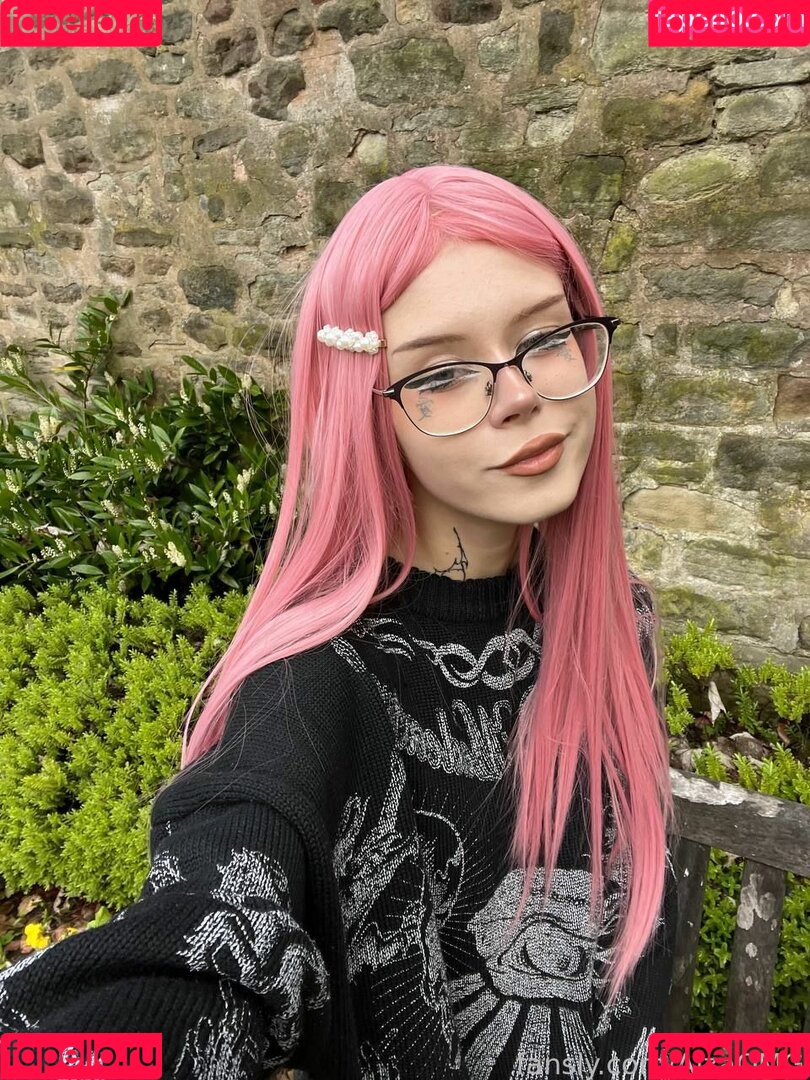 AizaOMG Onlyfans Photo Gallery 