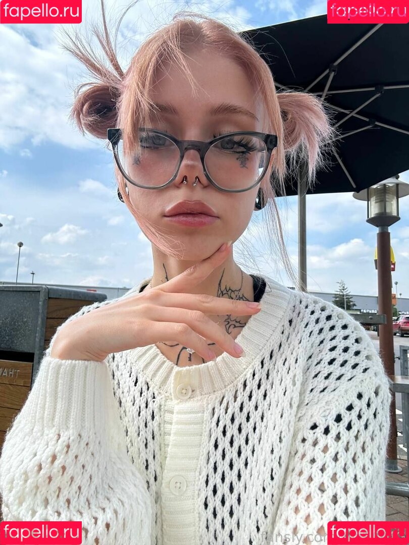 AizaOMG Onlyfans Photo Gallery 