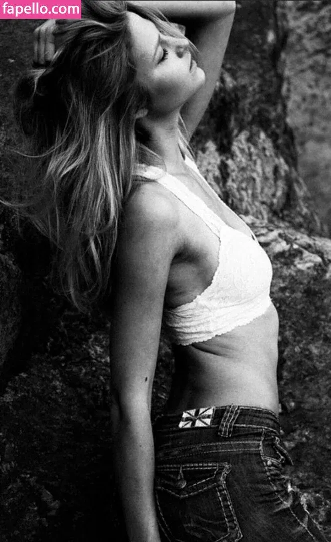 Gabby Downing Onlyfans Photo Gallery 