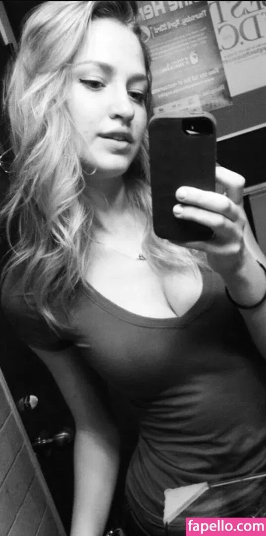 Gabby Downing Onlyfans Photo Gallery 