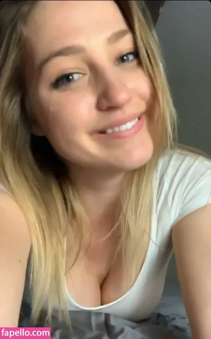 Gabby Downing Onlyfans Photo Gallery 