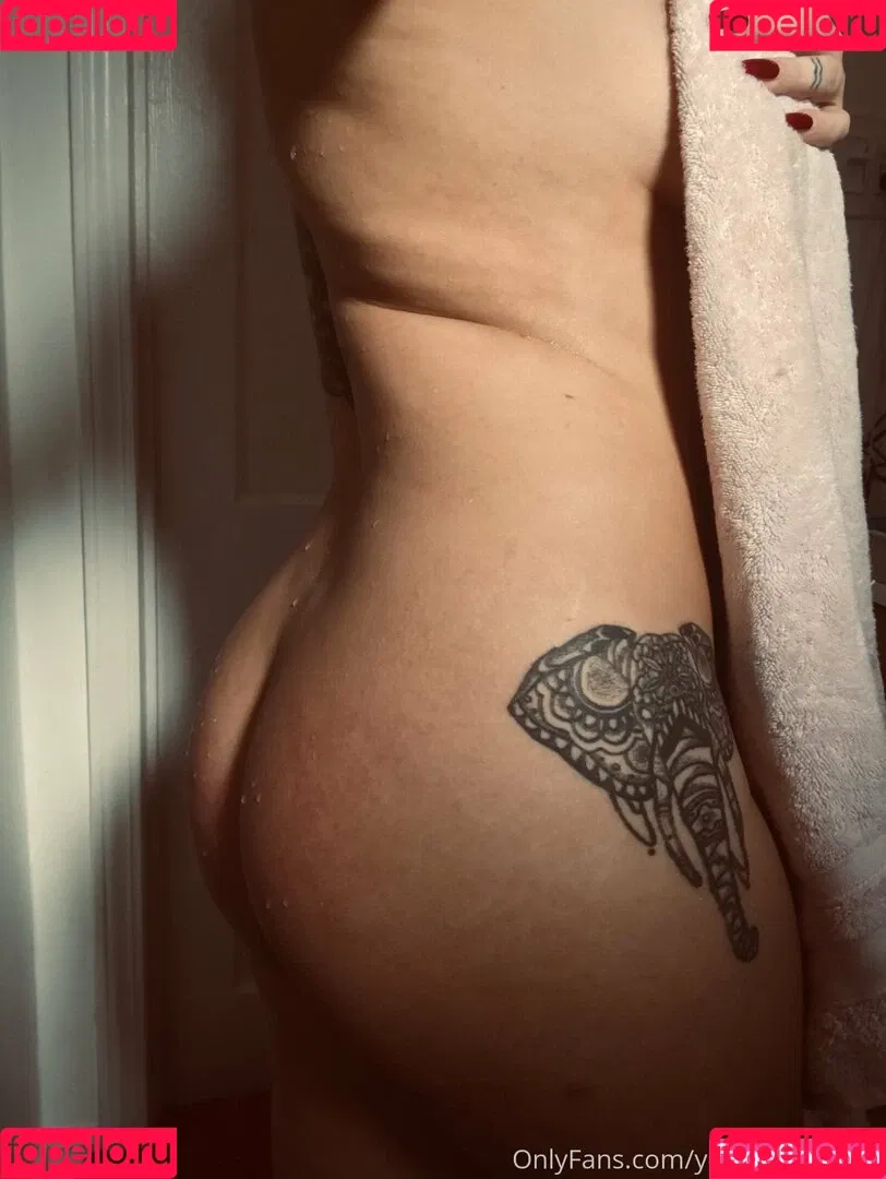 nakedgirloninternet Onlyfans Photo Gallery 