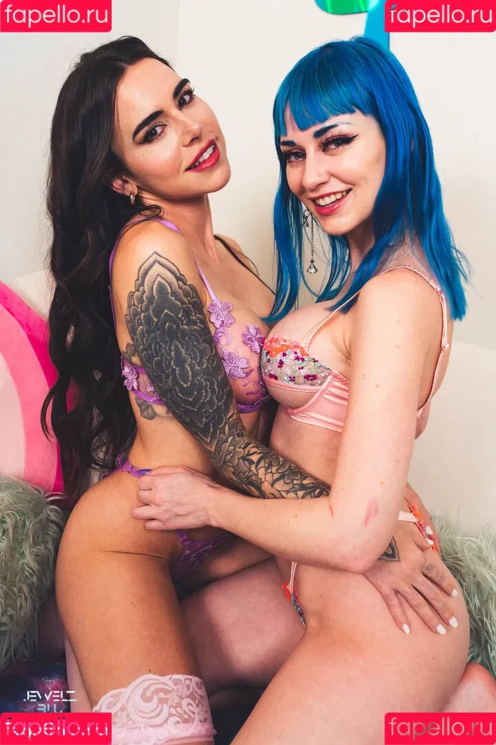 Jewelz Blu Onlyfans Photo Gallery 
