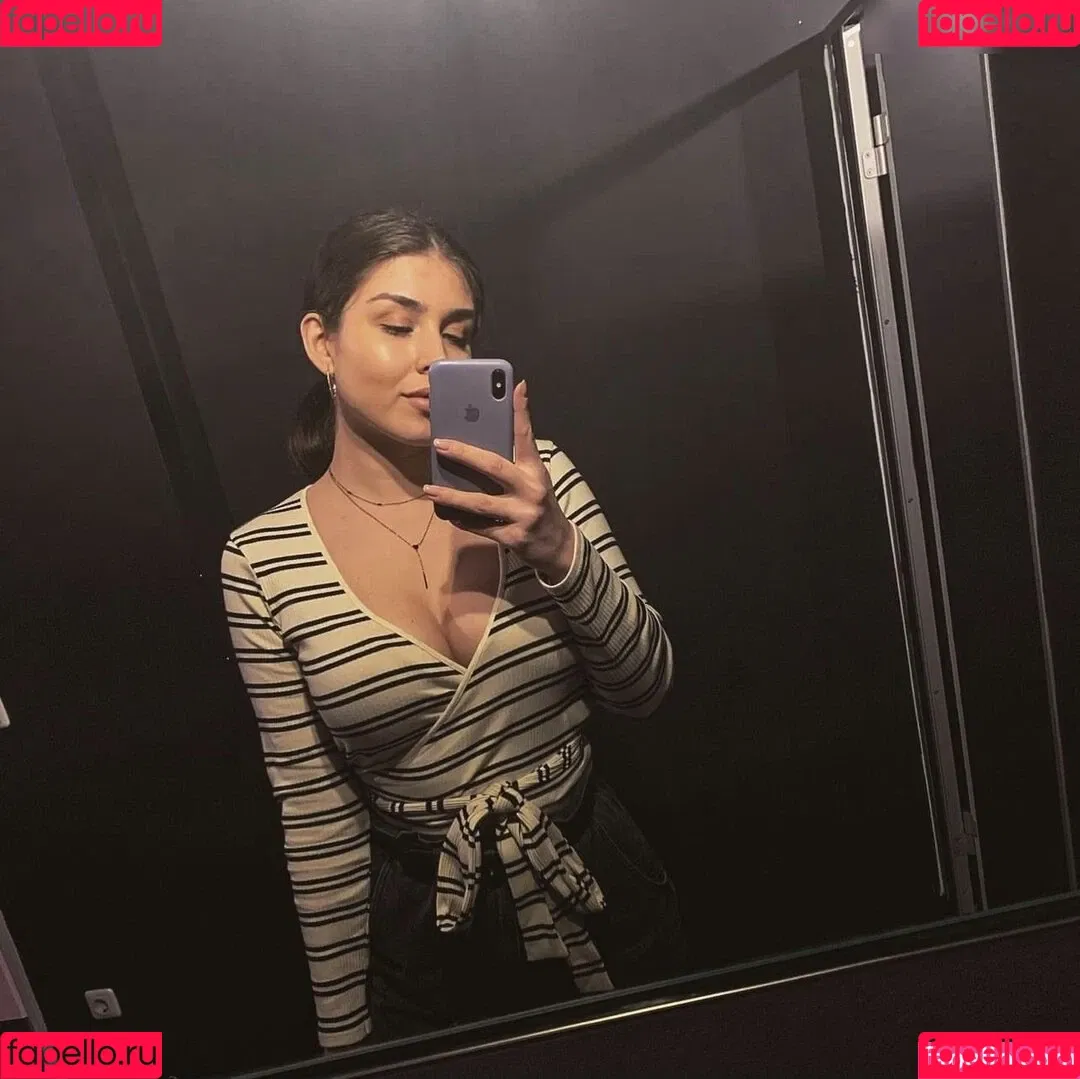 Zoe Matthea Onlyfans Photo Gallery 