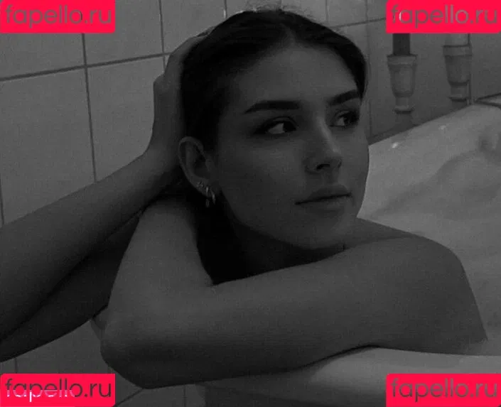 Zoe Matthea Onlyfans Photo Gallery 