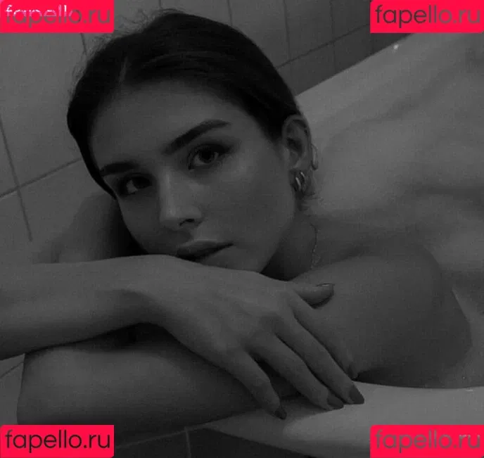 Zoe Matthea Onlyfans Photo Gallery 