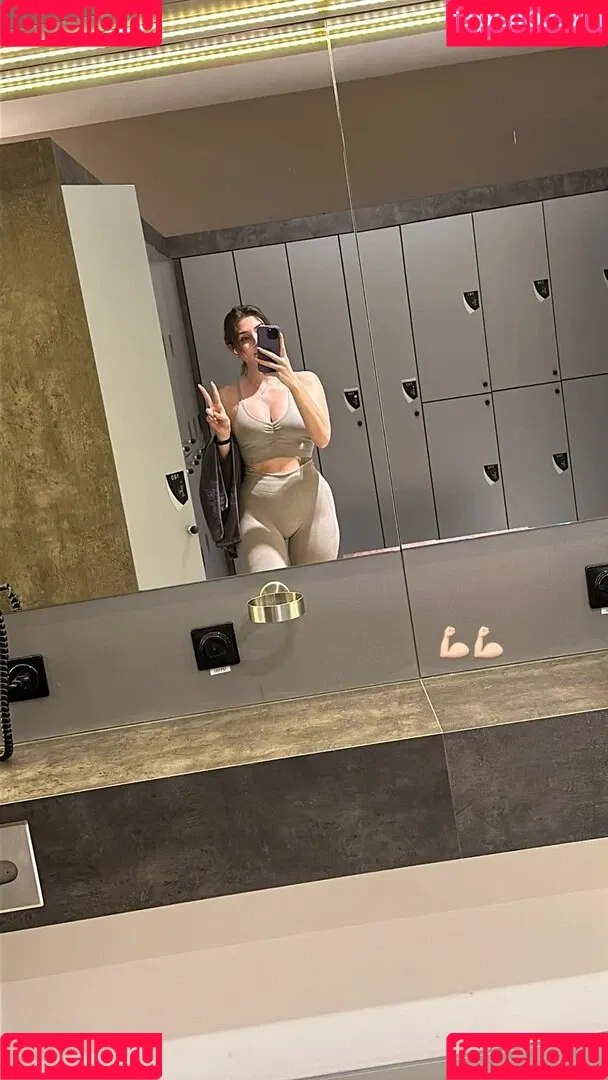 Zoe Matthea Onlyfans Photo Gallery 