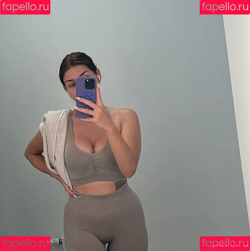 Zoe Matthea Onlyfans Photo Gallery 