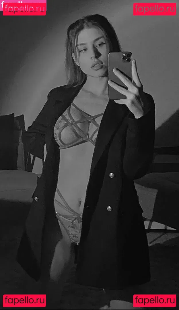 Zoe Matthea Onlyfans Photo Gallery 