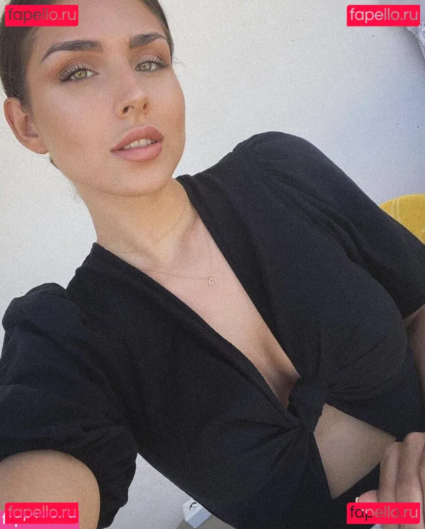 Zoe Matthea Onlyfans Photo Gallery 