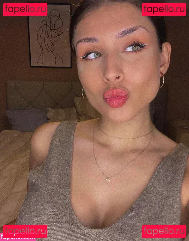 Zoe Matthea Onlyfans Photo Gallery 