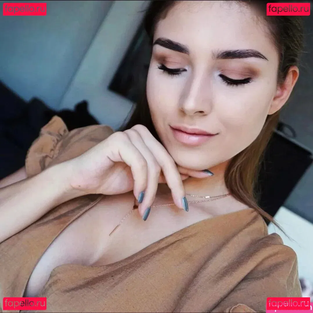 Zoe Matthea Onlyfans Photo Gallery 