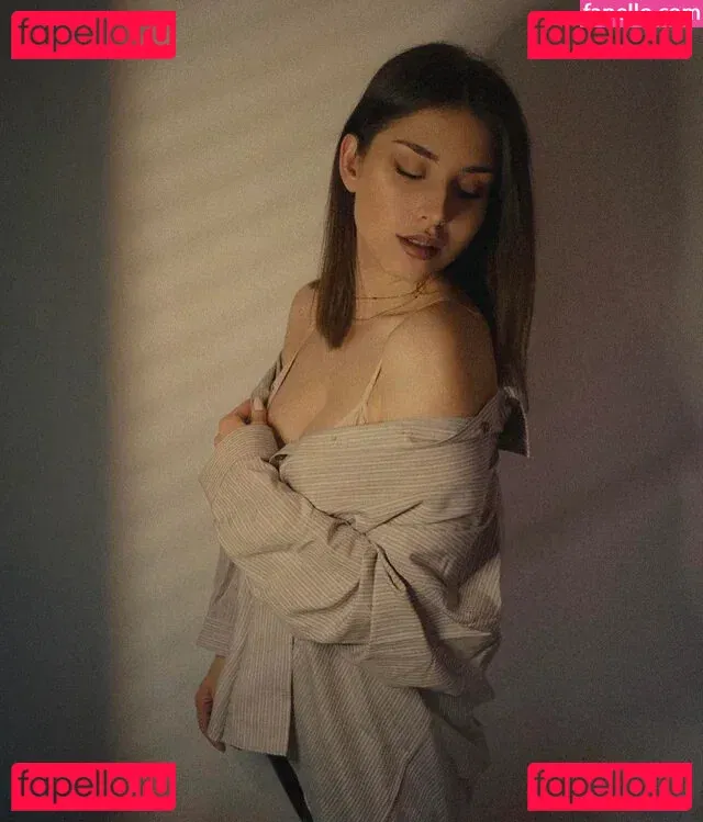 Zoe Matthea Onlyfans Photo Gallery 