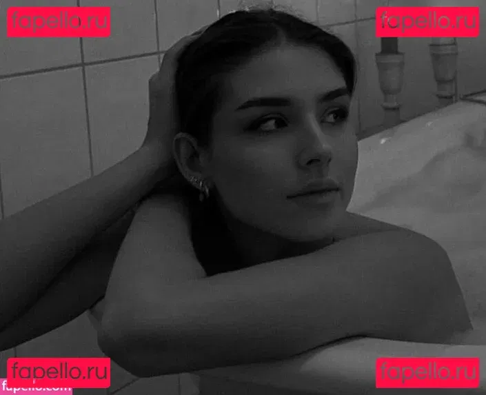 Zoe Matthea Onlyfans Photo Gallery 