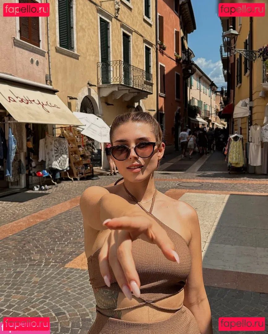 Zoe Matthea Onlyfans Photo Gallery 