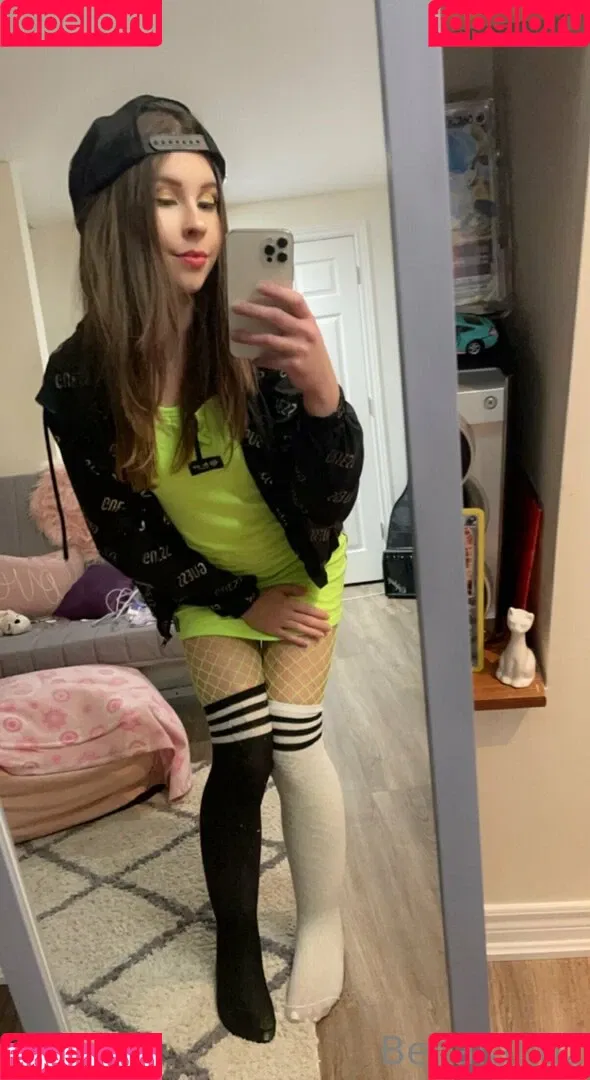 bellafangz Onlyfans Photo Gallery 
