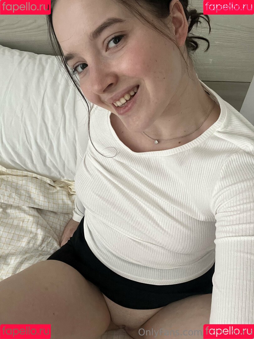 emy_buns Onlyfans Photo Gallery 