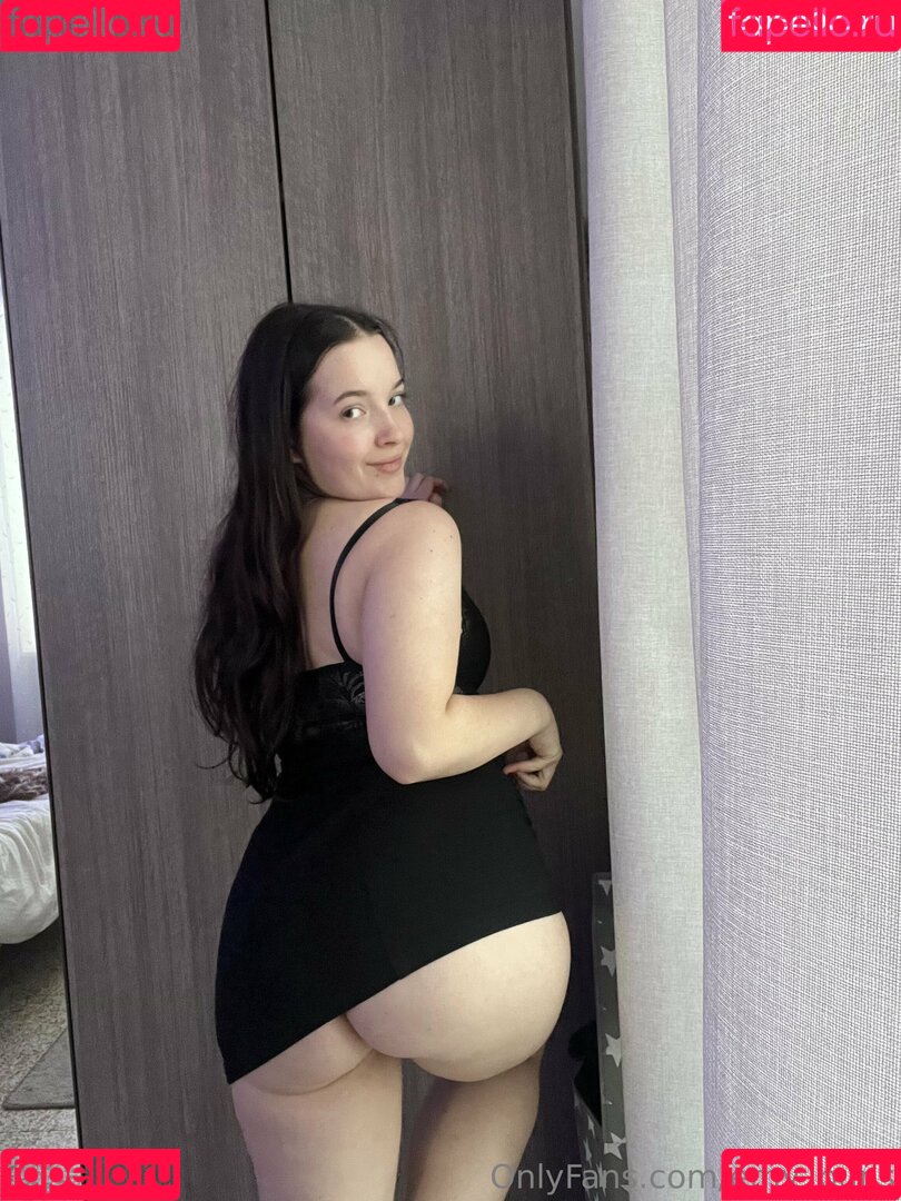 emy_buns Onlyfans Photo Gallery 