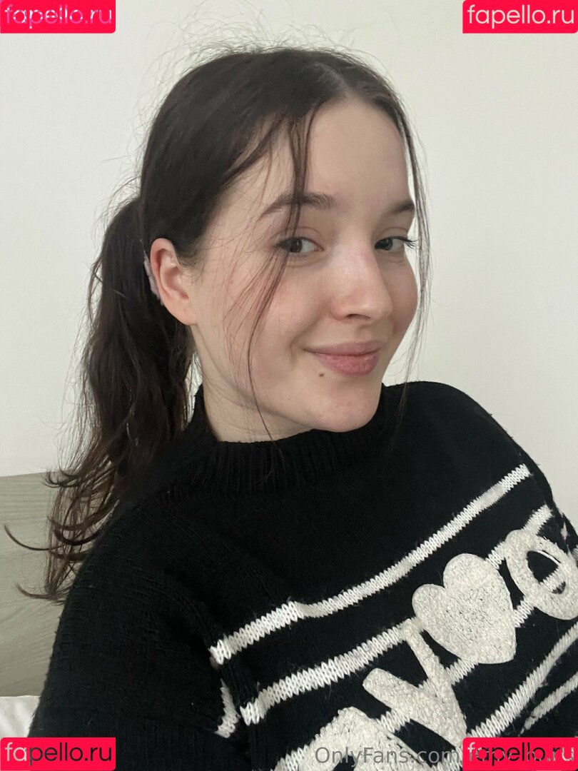 emy_buns Onlyfans Photo Gallery 