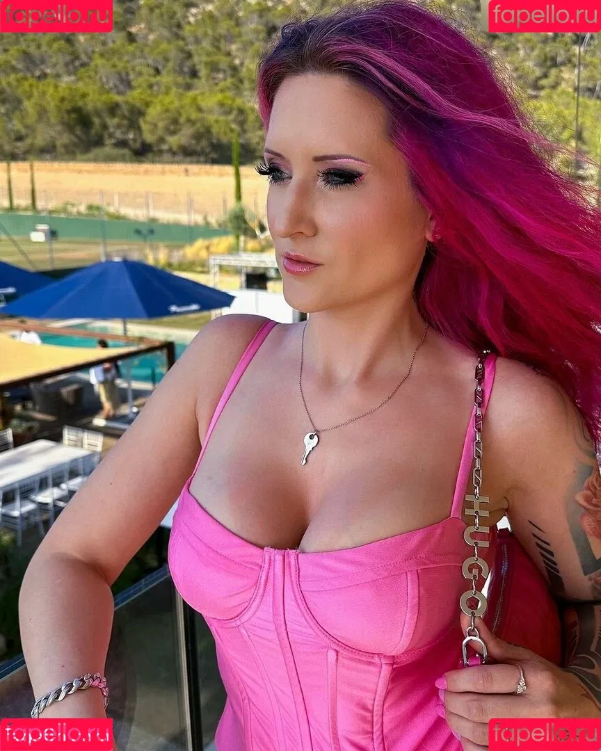 Cherry Berlin Onlyfans Photo Gallery 
