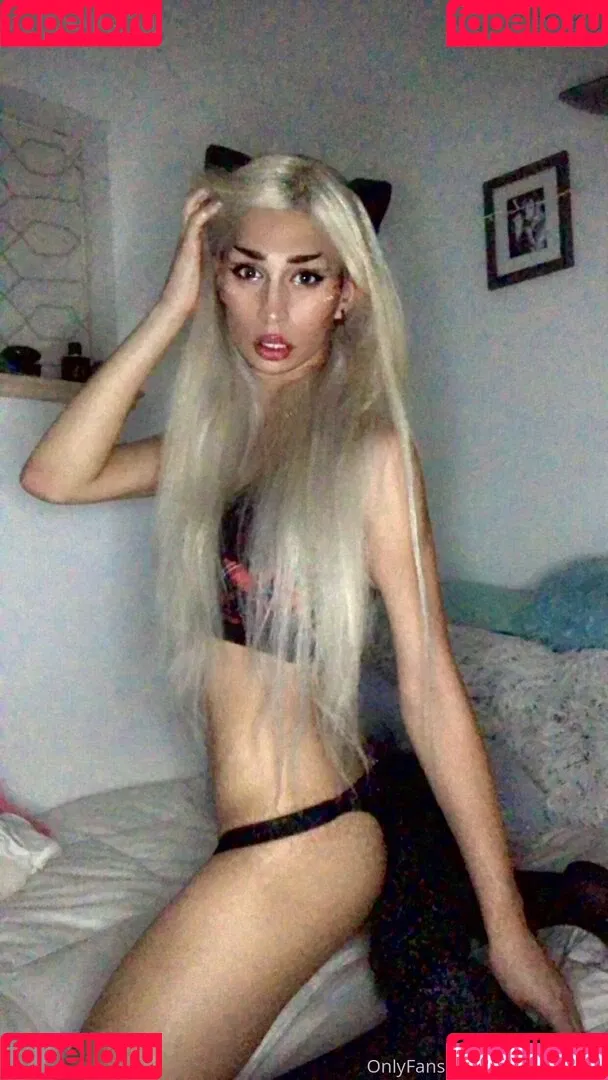 sadgirlamber Onlyfans Photo Gallery 