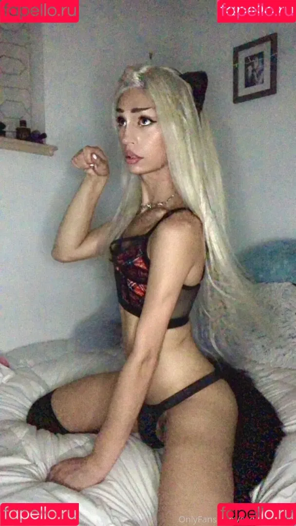 sadgirlamber Onlyfans Photo Gallery 